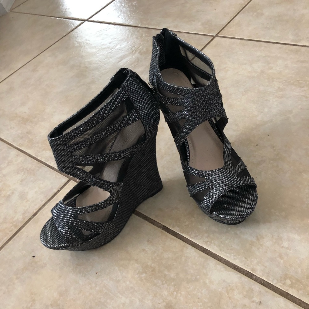 NEVER WORN-Bamboo brand Silver metallic wedge heel